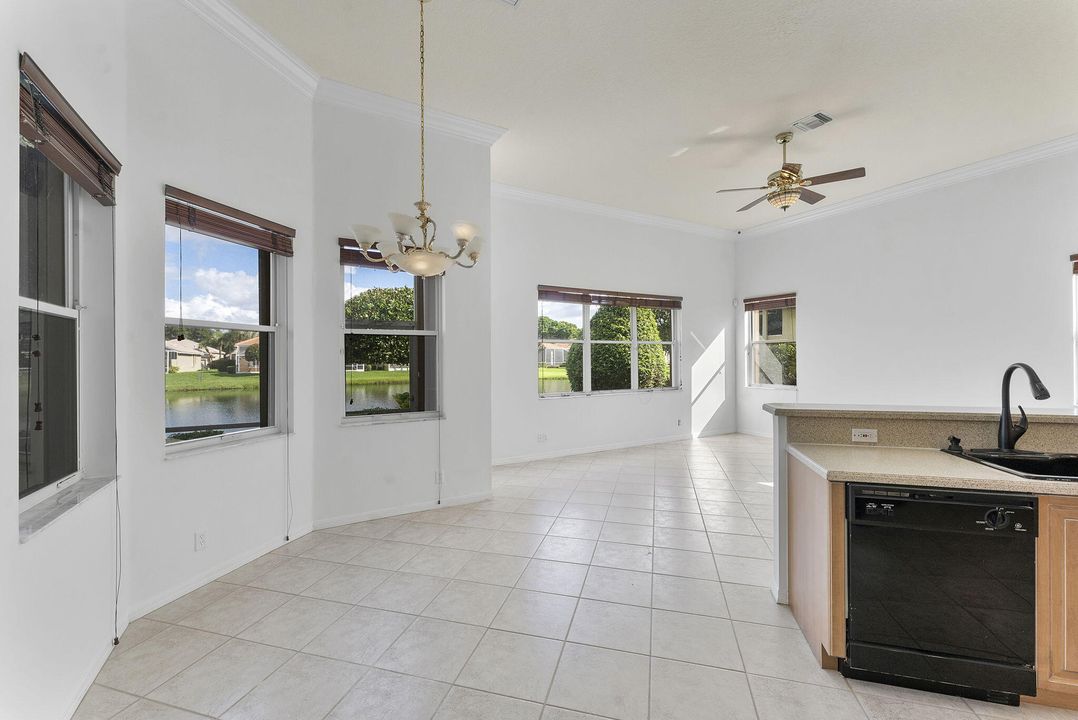 Active With Contract: $475,000 (3 beds, 2 baths, 2384 Square Feet)