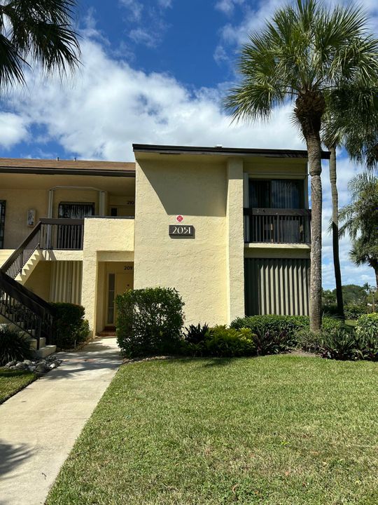 For Rent: $2,500 (2 beds, 2 baths, 1200 Square Feet)