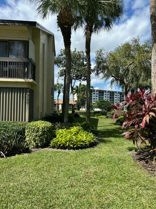 For Rent: $2,500 (2 beds, 2 baths, 1200 Square Feet)