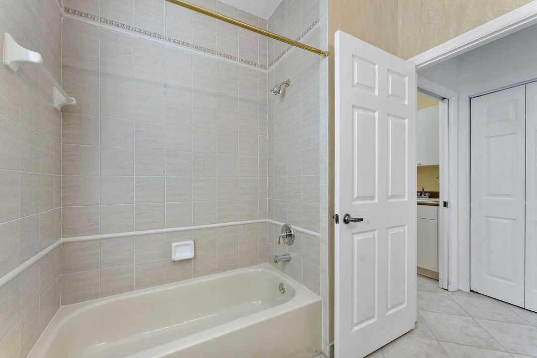 Active With Contract: $475,000 (3 beds, 2 baths, 2384 Square Feet)