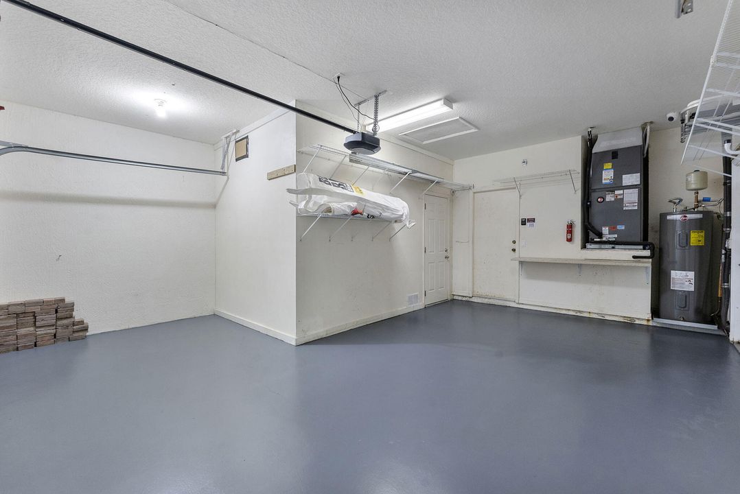 Active With Contract: $475,000 (3 beds, 2 baths, 2384 Square Feet)