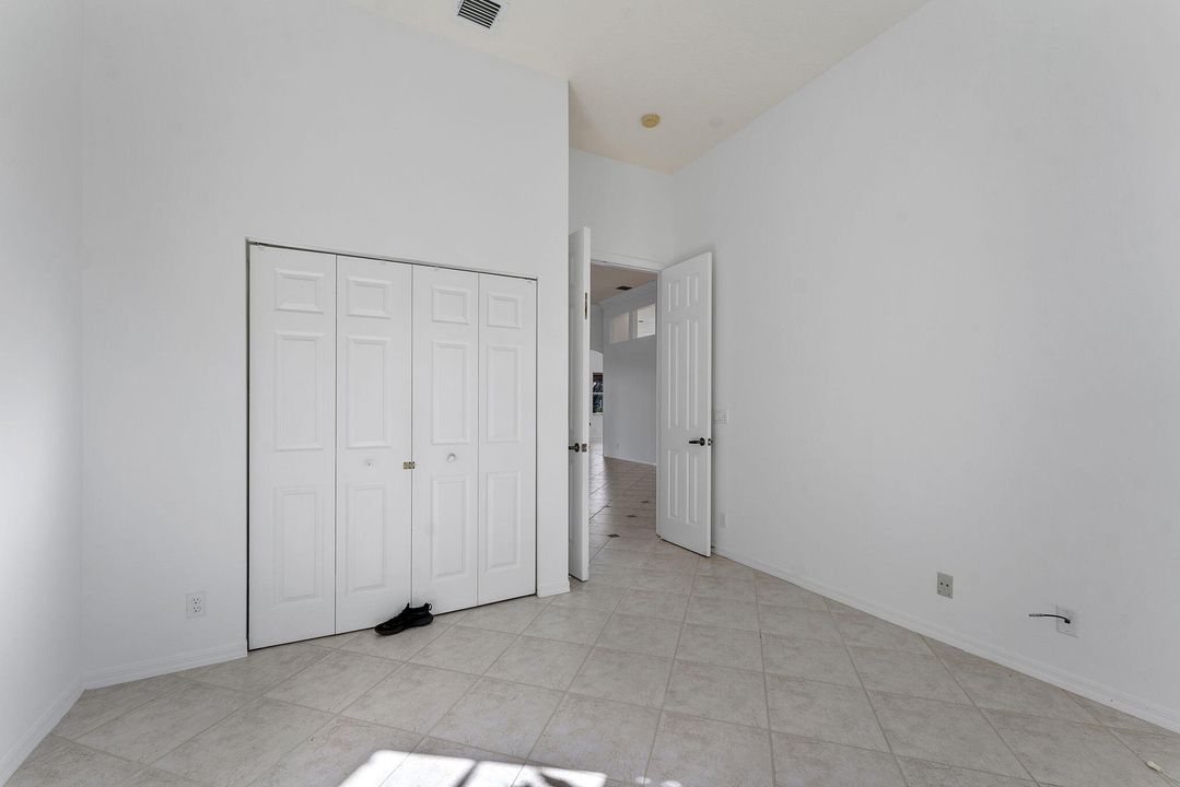 Active With Contract: $475,000 (3 beds, 2 baths, 2384 Square Feet)