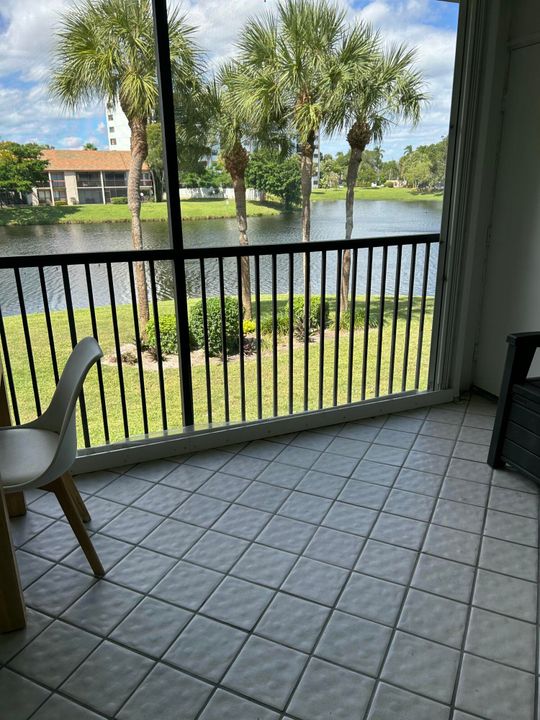 For Rent: $2,500 (2 beds, 2 baths, 1200 Square Feet)