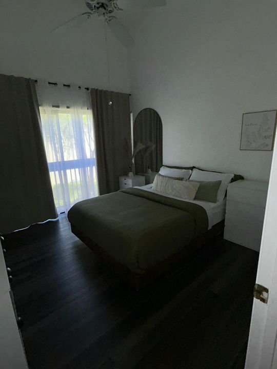 For Rent: $2,500 (2 beds, 2 baths, 1200 Square Feet)