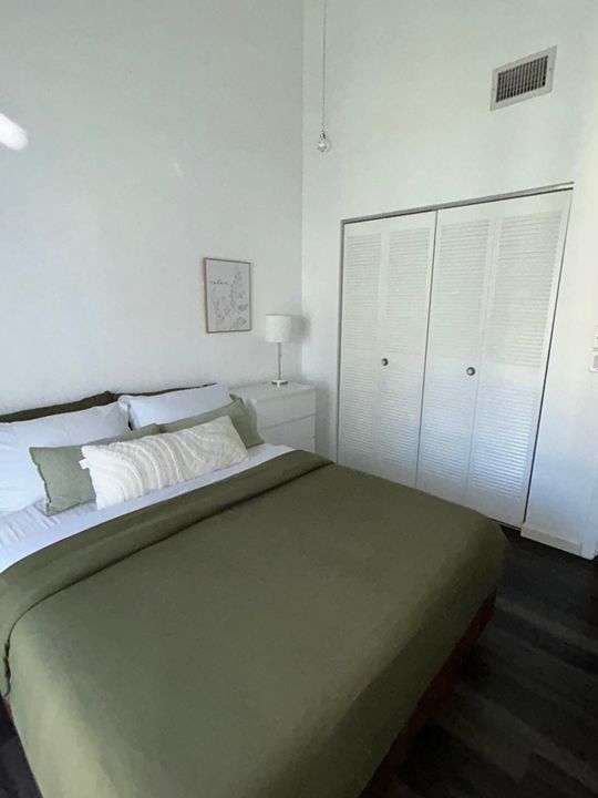 For Rent: $2,500 (2 beds, 2 baths, 1200 Square Feet)