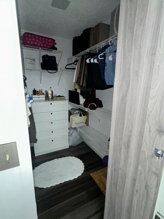 For Rent: $2,500 (2 beds, 2 baths, 1200 Square Feet)