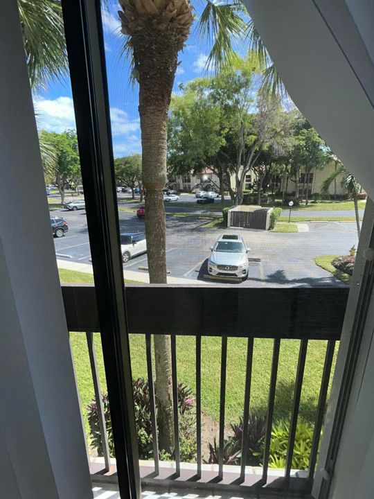 For Rent: $2,500 (2 beds, 2 baths, 1200 Square Feet)