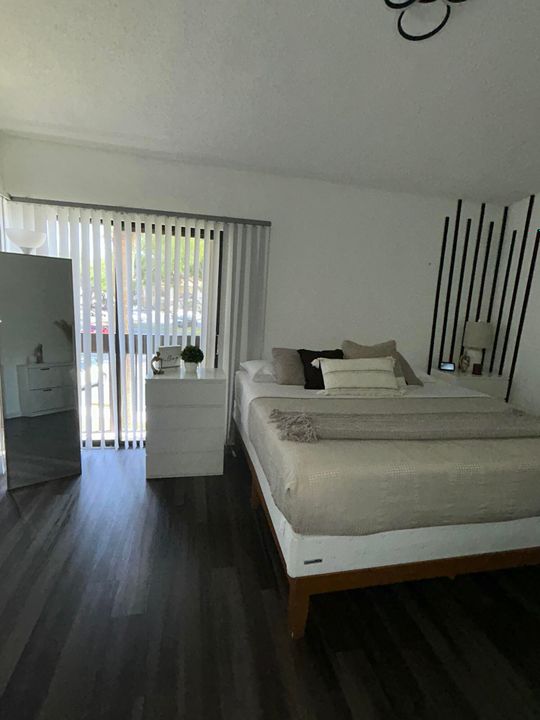 For Rent: $2,500 (2 beds, 2 baths, 1200 Square Feet)