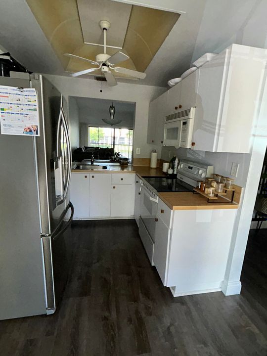 For Rent: $2,500 (2 beds, 2 baths, 1200 Square Feet)