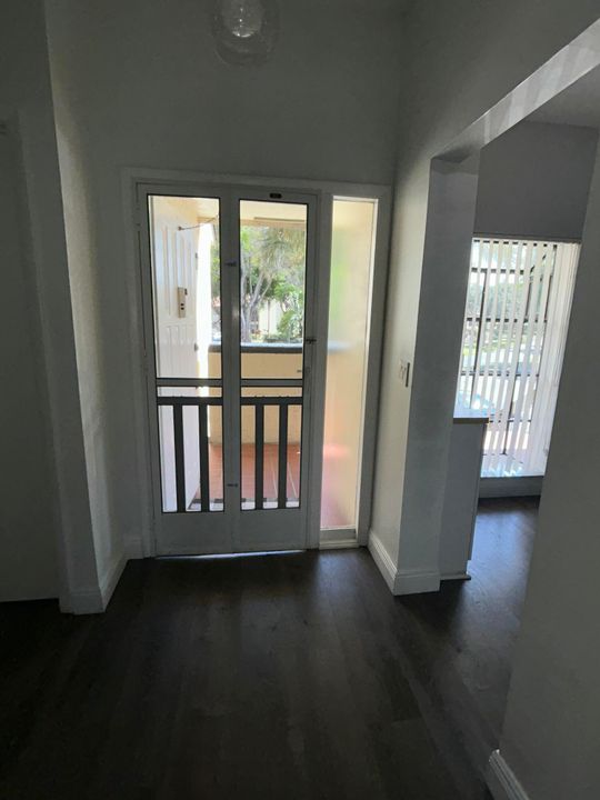 For Rent: $2,500 (2 beds, 2 baths, 1200 Square Feet)