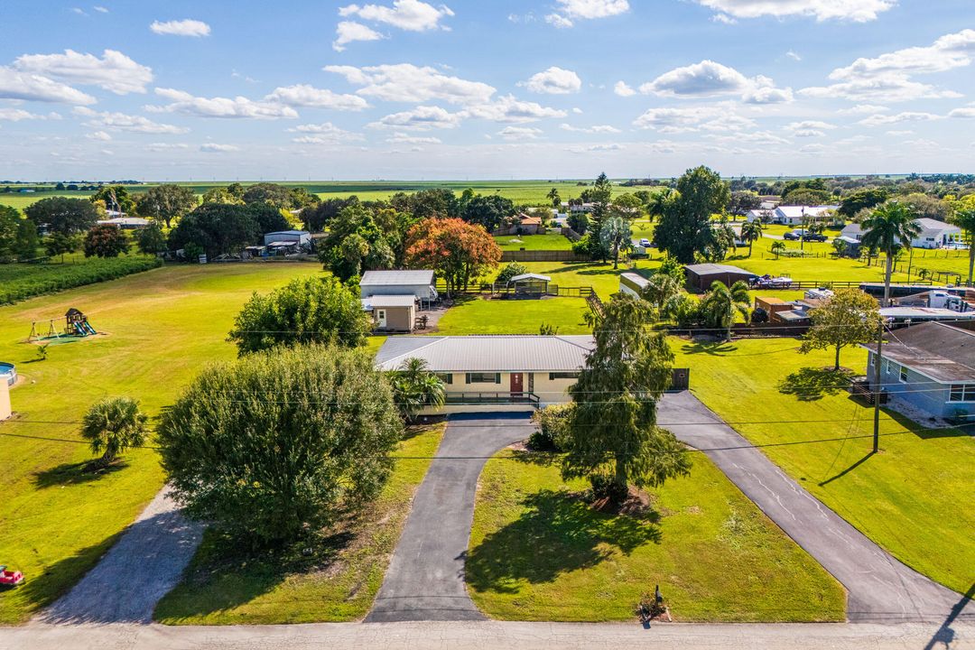 На продажу: $550,000 (3 спален, 2 ванн, 1952 Квадратных фут)