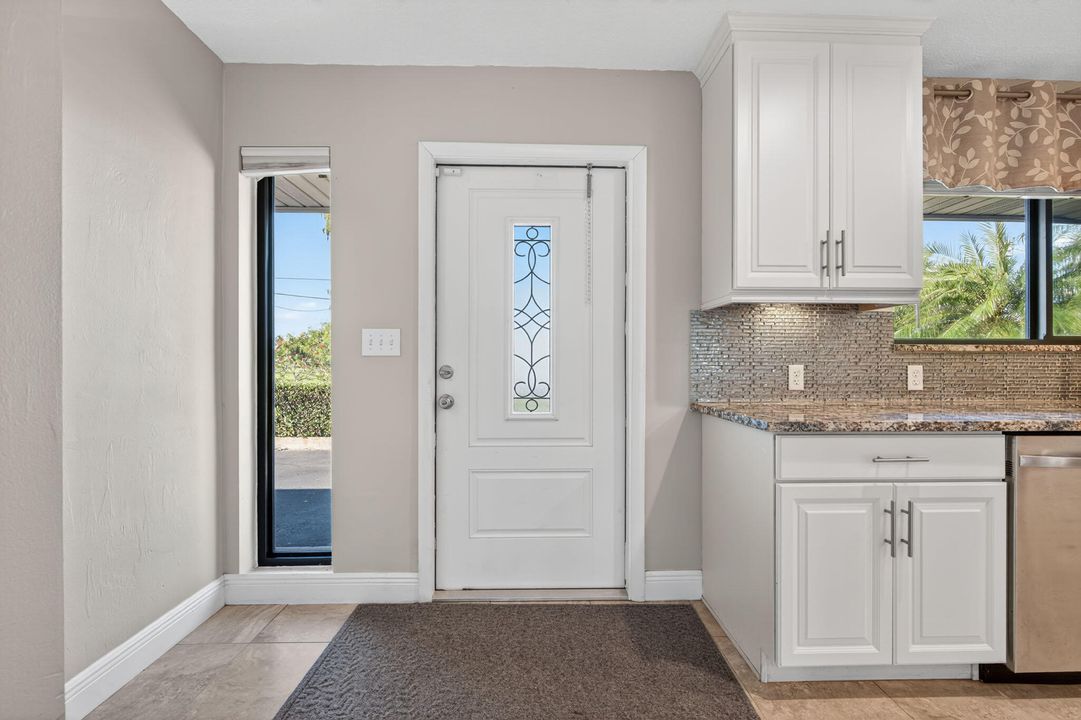 На продажу: $550,000 (3 спален, 2 ванн, 1952 Квадратных фут)