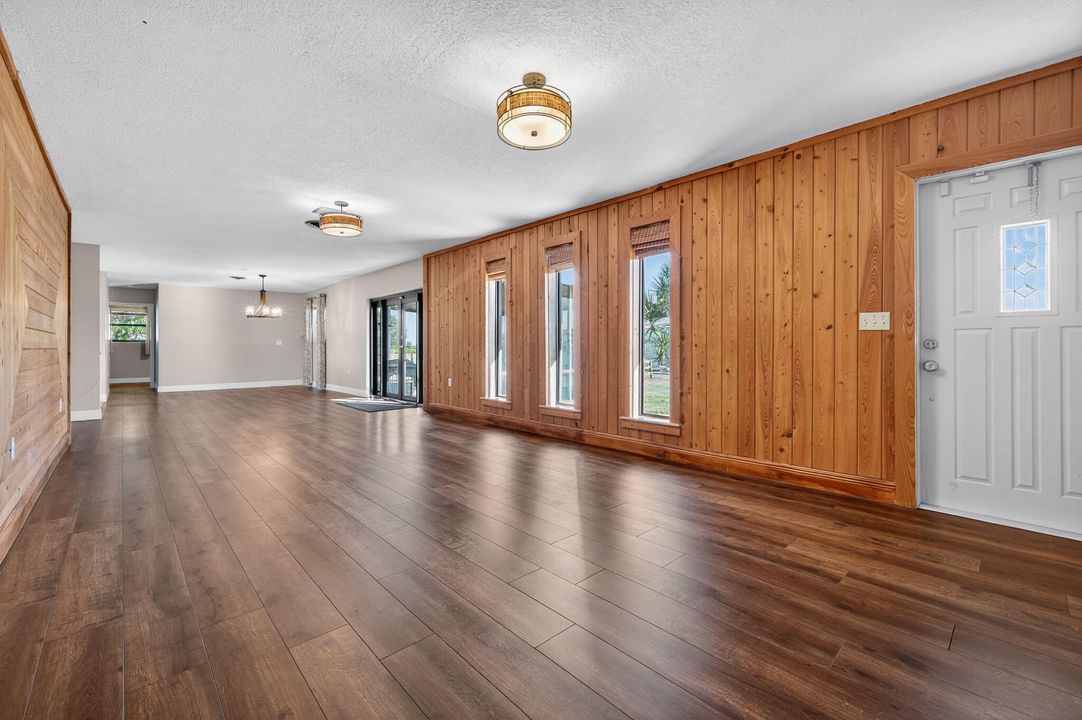 На продажу: $550,000 (3 спален, 2 ванн, 1952 Квадратных фут)