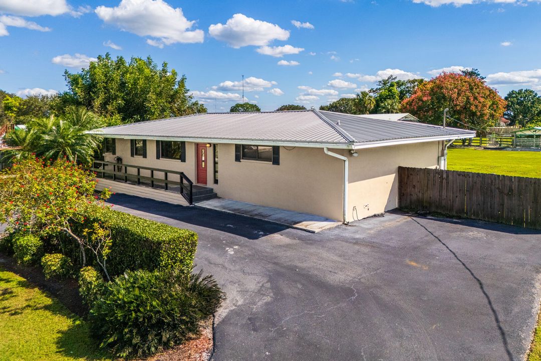 На продажу: $550,000 (3 спален, 2 ванн, 1952 Квадратных фут)