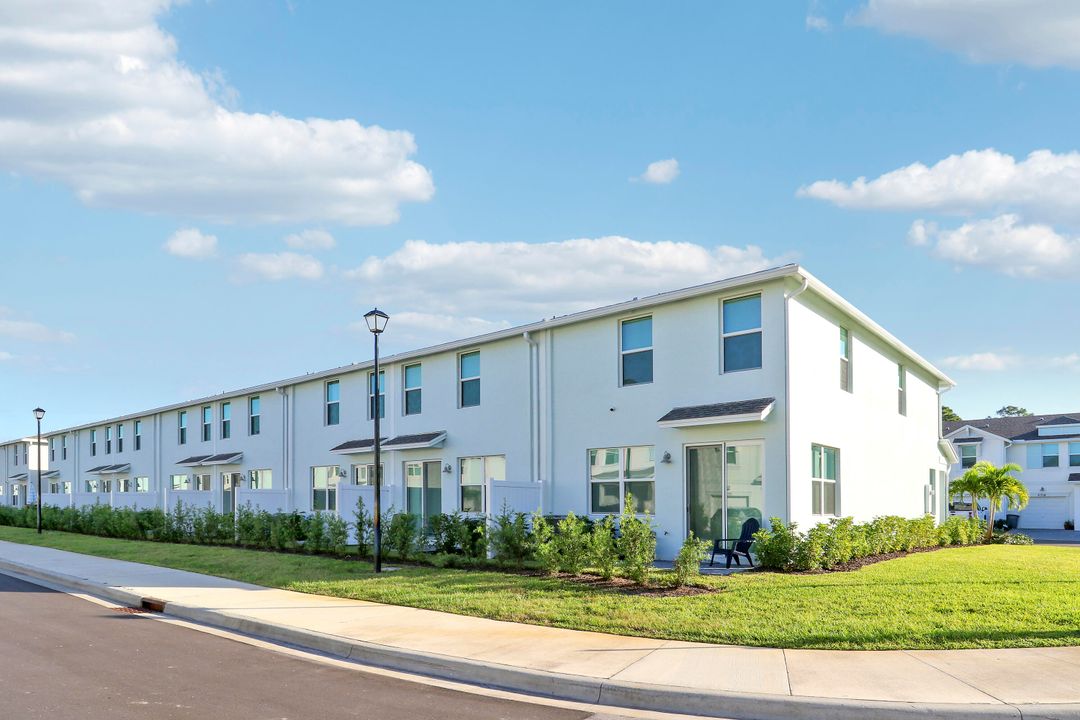 В аренду: $3,300 (3 спален, 2 ванн, 1632 Квадратных фут)