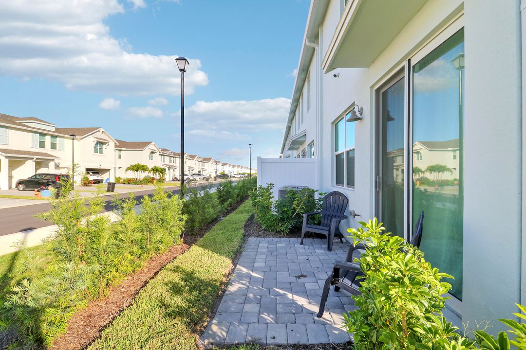 В аренду: $3,300 (3 спален, 2 ванн, 1632 Квадратных фут)