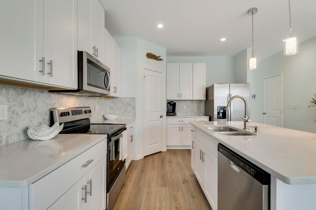 В аренду: $3,300 (3 спален, 2 ванн, 1632 Квадратных фут)