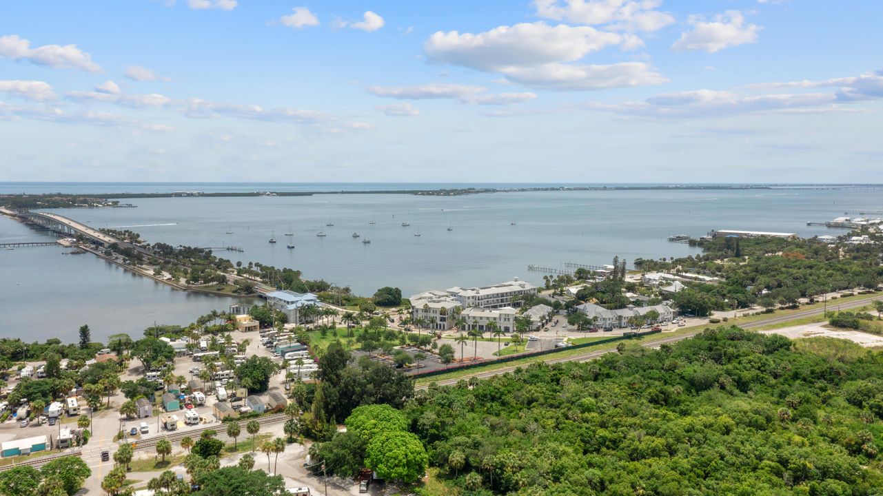 For Sale: $35,000 (2 beds, 2 baths, 952 Square Feet)