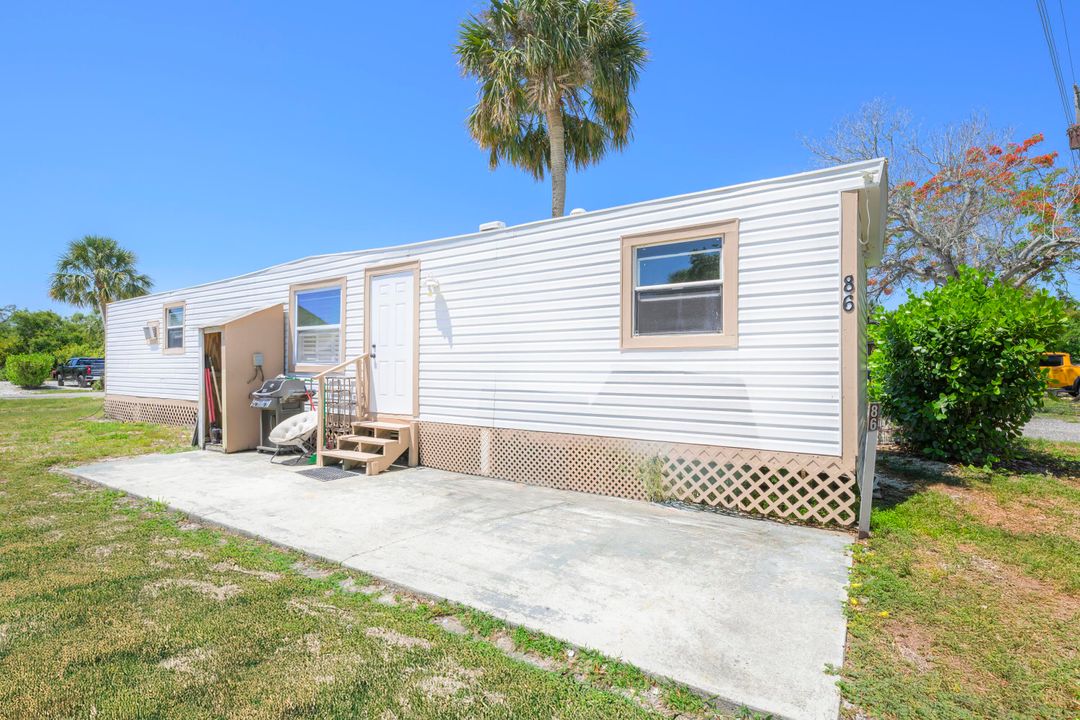 For Sale: $35,000 (2 beds, 2 baths, 952 Square Feet)