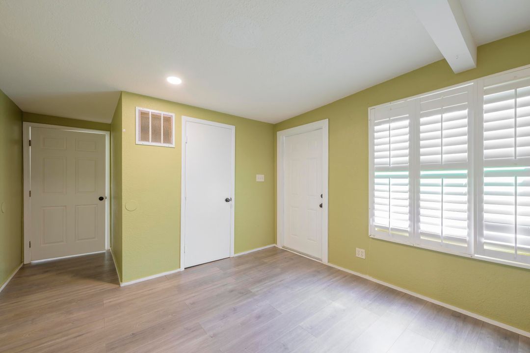 For Sale: $35,000 (2 beds, 2 baths, 952 Square Feet)