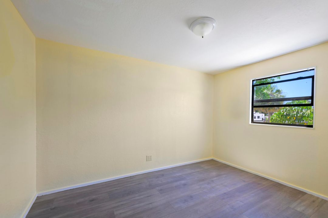 For Sale: $35,000 (2 beds, 2 baths, 952 Square Feet)