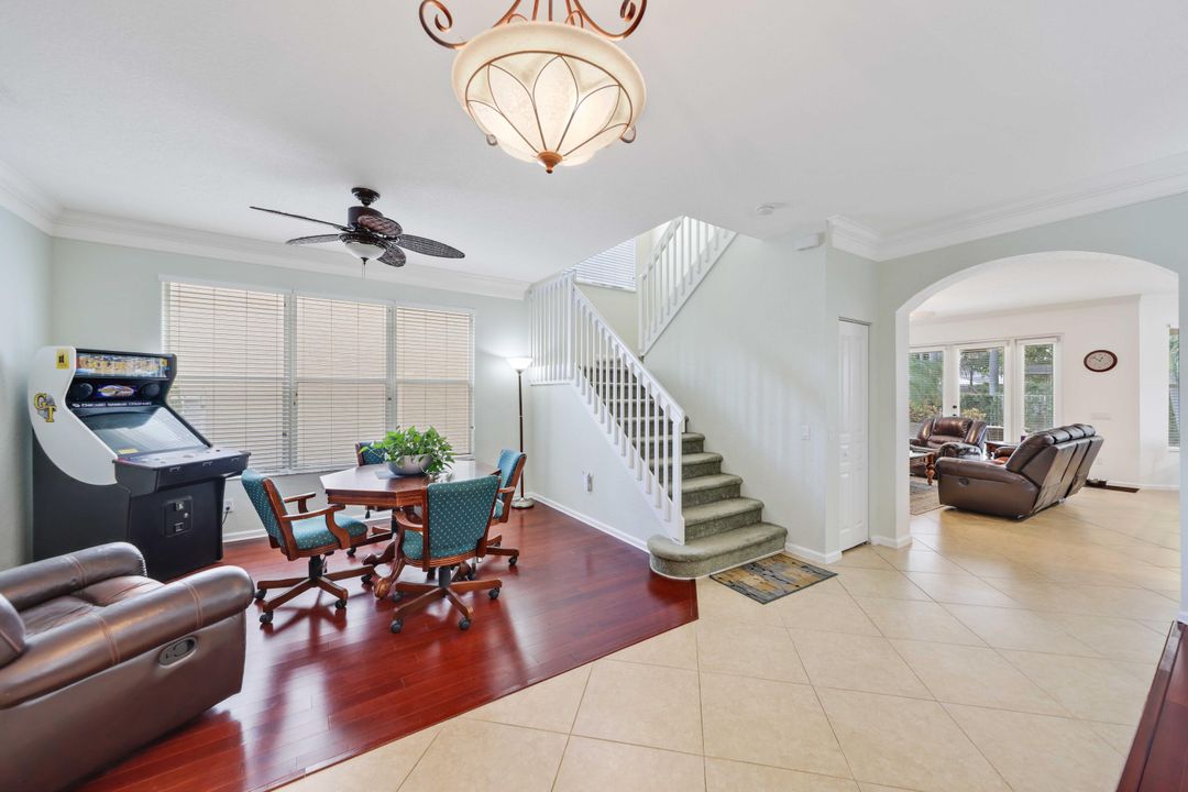 合同活跃: $685,000 (6 贝兹, 4 浴室, 3338 平方英尺)