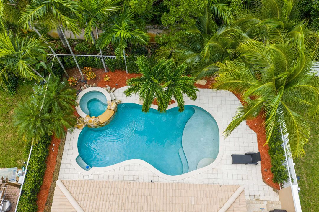 合同活跃: $685,000 (6 贝兹, 4 浴室, 3338 平方英尺)