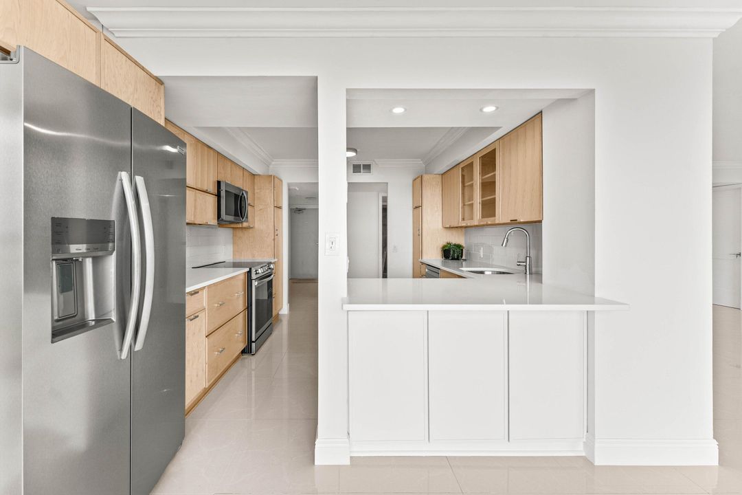 For Sale: $575,000 (2 beds, 2 baths, 1422 Square Feet)