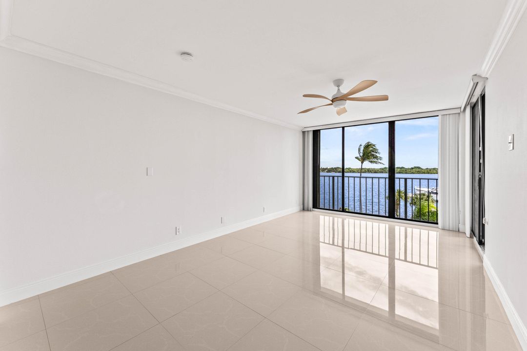 For Sale: $575,000 (2 beds, 2 baths, 1422 Square Feet)