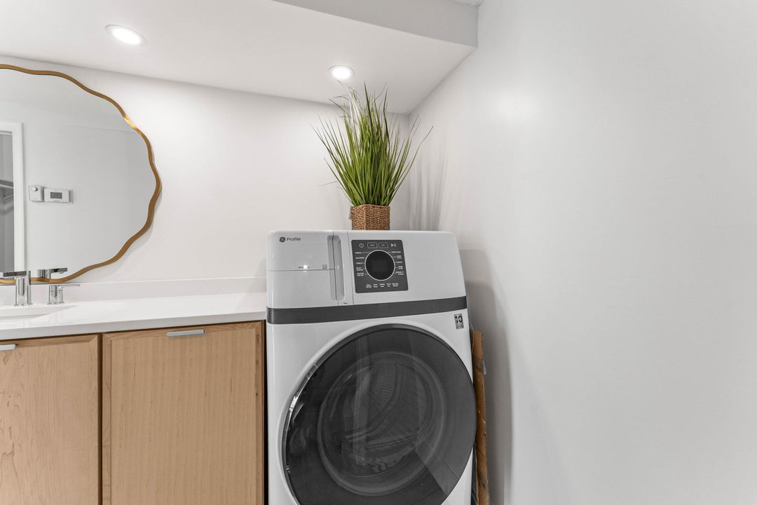 For Sale: $575,000 (2 beds, 2 baths, 1422 Square Feet)