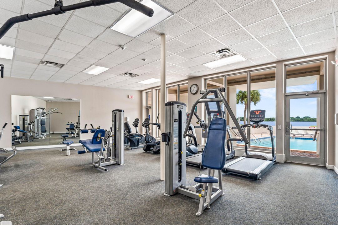 For Sale: $575,000 (2 beds, 2 baths, 1422 Square Feet)