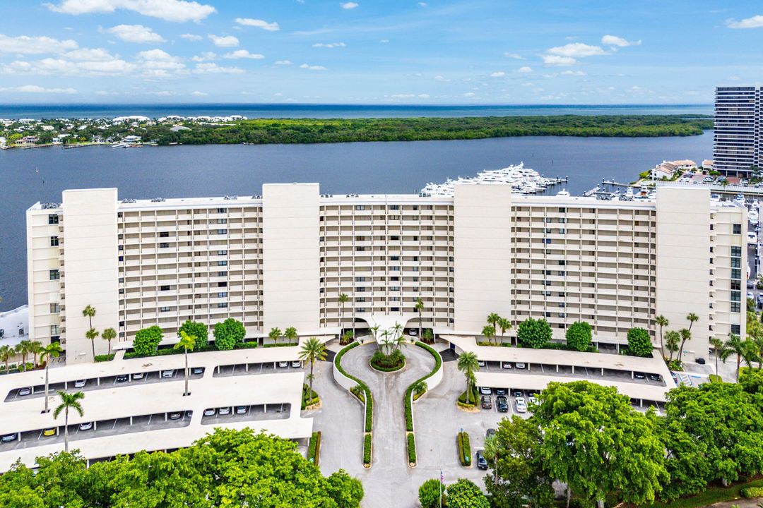 For Sale: $575,000 (2 beds, 2 baths, 1422 Square Feet)