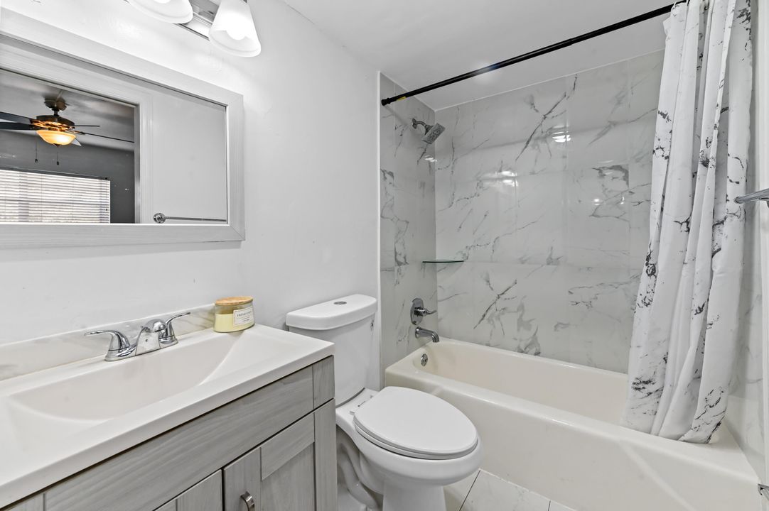 出租: $2,000 (2 贝兹, 1 浴室, 941 平方英尺)