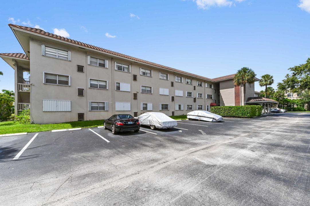 出租: $2,000 (2 贝兹, 1 浴室, 941 平方英尺)