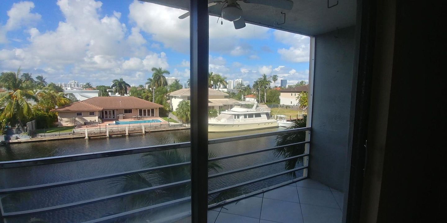 Activo con contrato: $1,745 (1 camas, 1 baños, 803 Pies cuadrados)