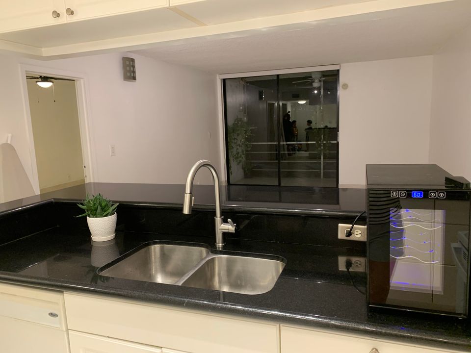 Activo con contrato: $1,745 (1 camas, 1 baños, 803 Pies cuadrados)