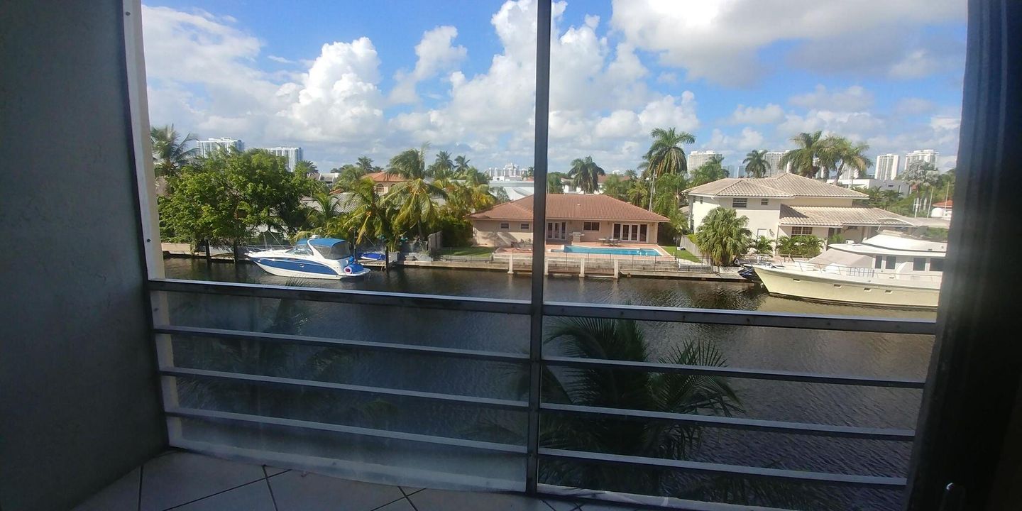 Activo con contrato: $1,745 (1 camas, 1 baños, 803 Pies cuadrados)