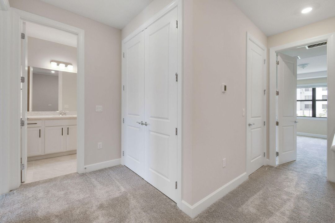 Под контрактом: $379,845 (3 спален, 2 ванн, 1550 Квадратных фут)