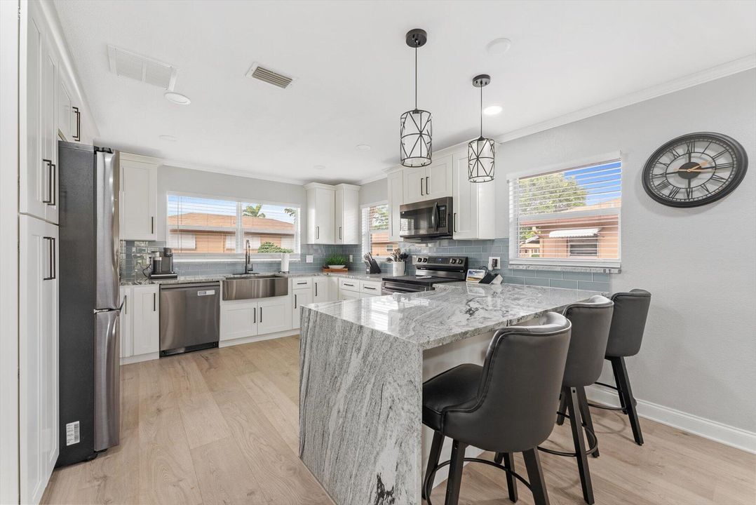 Recently Sold: $285,000 (2 beds, 2 baths, 980 Square Feet)