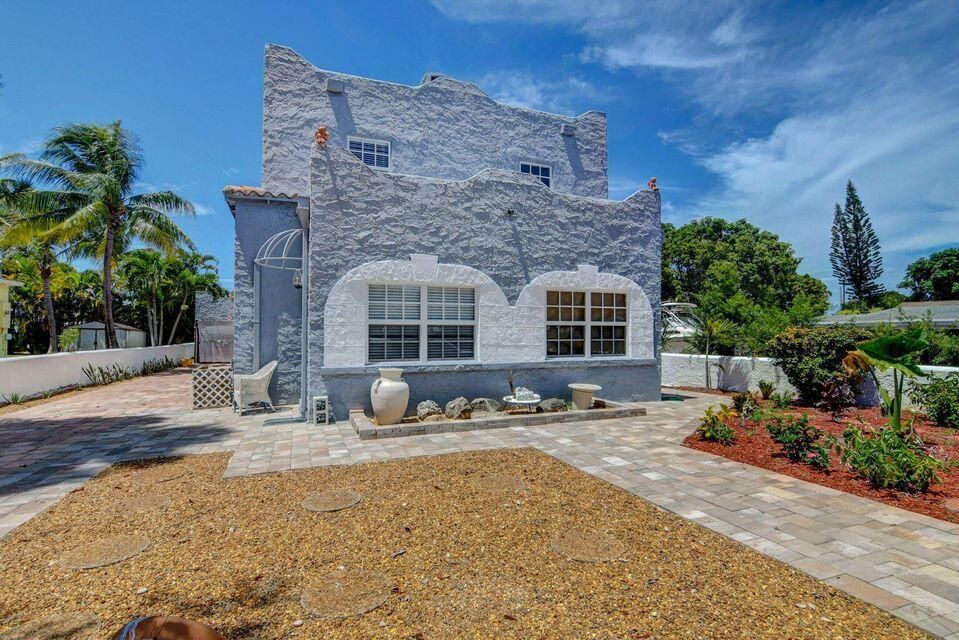 Active With Contract: $589,500 (0 beds, 0 baths, 2094 Square Feet)