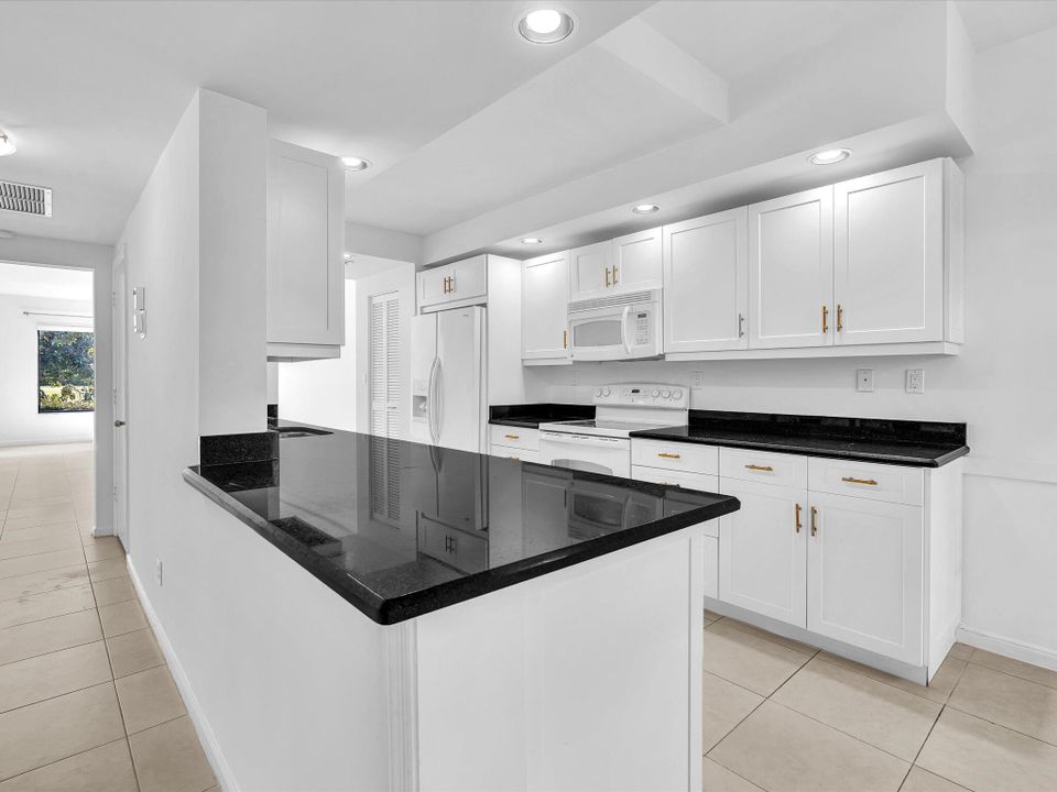 For Sale: $459,900 (2 beds, 2 baths, 1449 Square Feet)