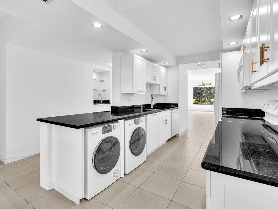 For Sale: $459,900 (2 beds, 2 baths, 1449 Square Feet)