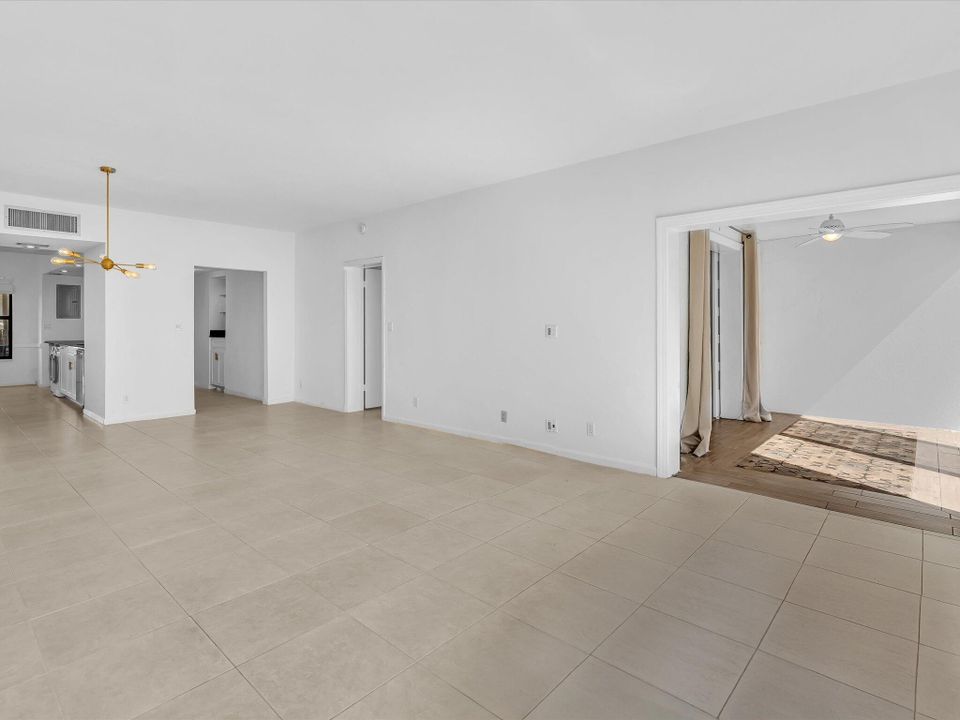 For Sale: $459,900 (2 beds, 2 baths, 1449 Square Feet)