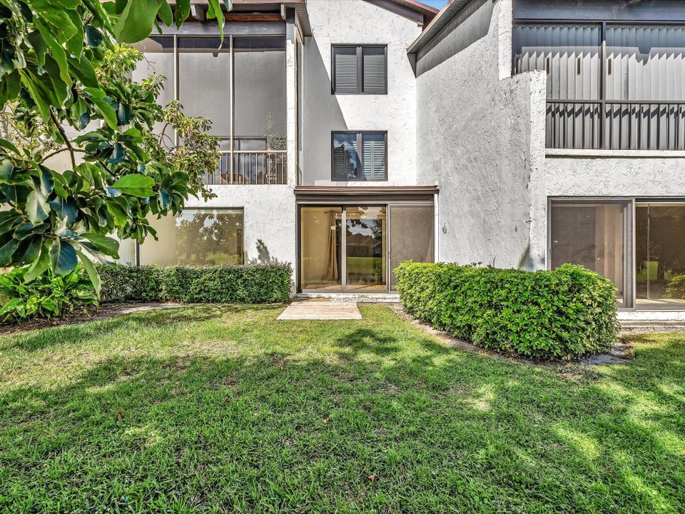 For Sale: $459,900 (2 beds, 2 baths, 1449 Square Feet)