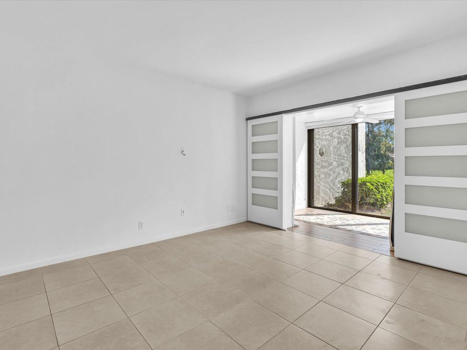 For Sale: $459,900 (2 beds, 2 baths, 1449 Square Feet)