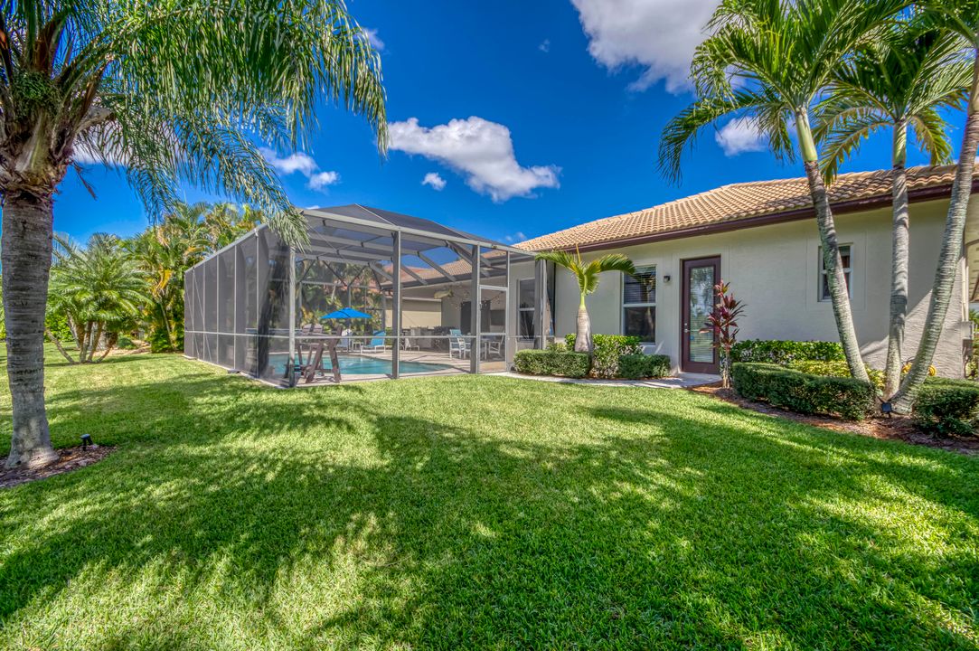 合同活跃: $1,655,000 (4 贝兹, 3 浴室, 3046 平方英尺)