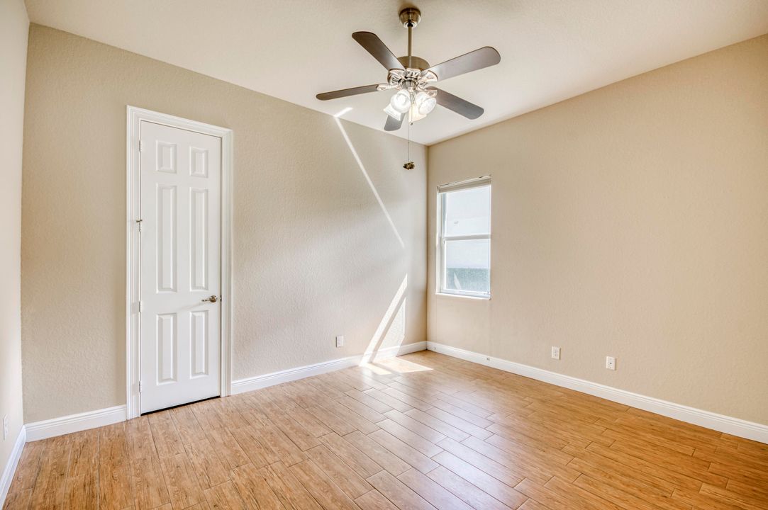 合同活跃: $1,655,000 (4 贝兹, 3 浴室, 3046 平方英尺)