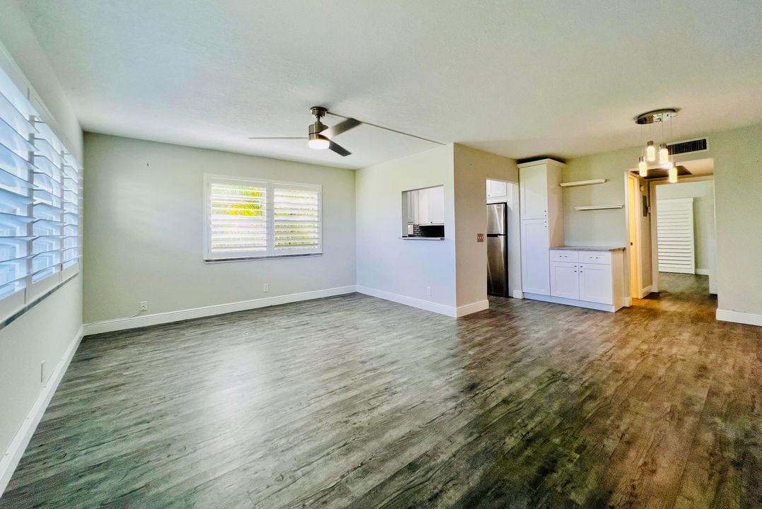 For Sale: $99,000 (1 beds, 1 baths, 684 Square Feet)