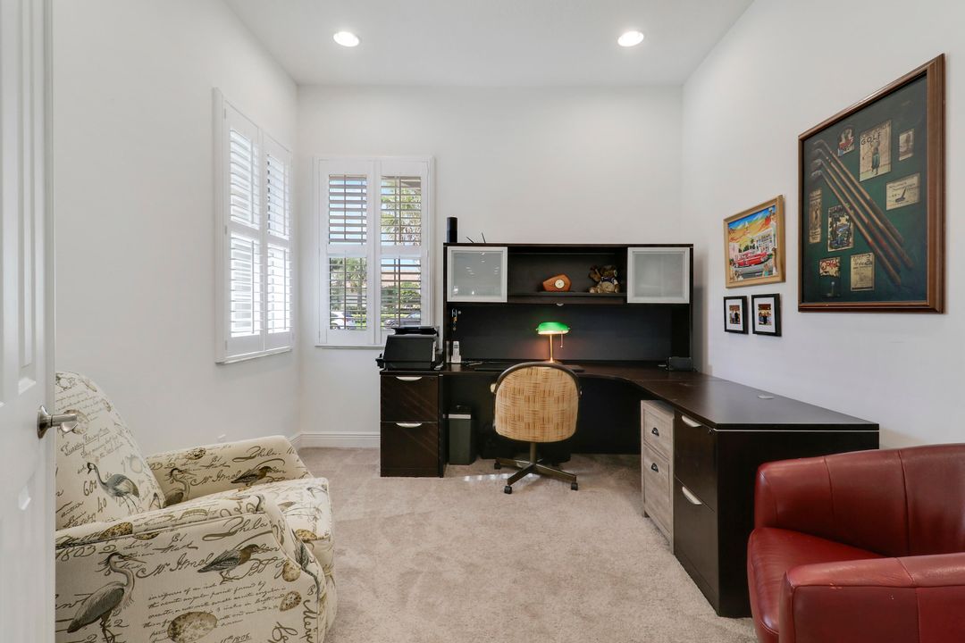 For Sale: $449,900 (2 beds, 2 baths, 1834 Square Feet)