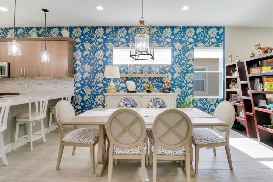 For Sale: $449,900 (2 beds, 2 baths, 1834 Square Feet)